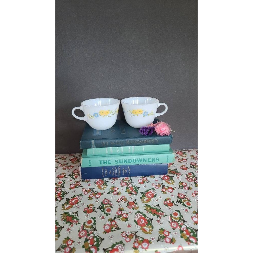 Vintage Pyrex Flirtation Pattern Corning Cups